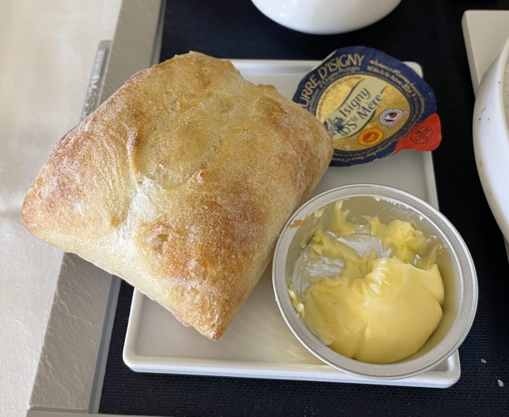 エールフランス ビジネスクラスのパンとバター