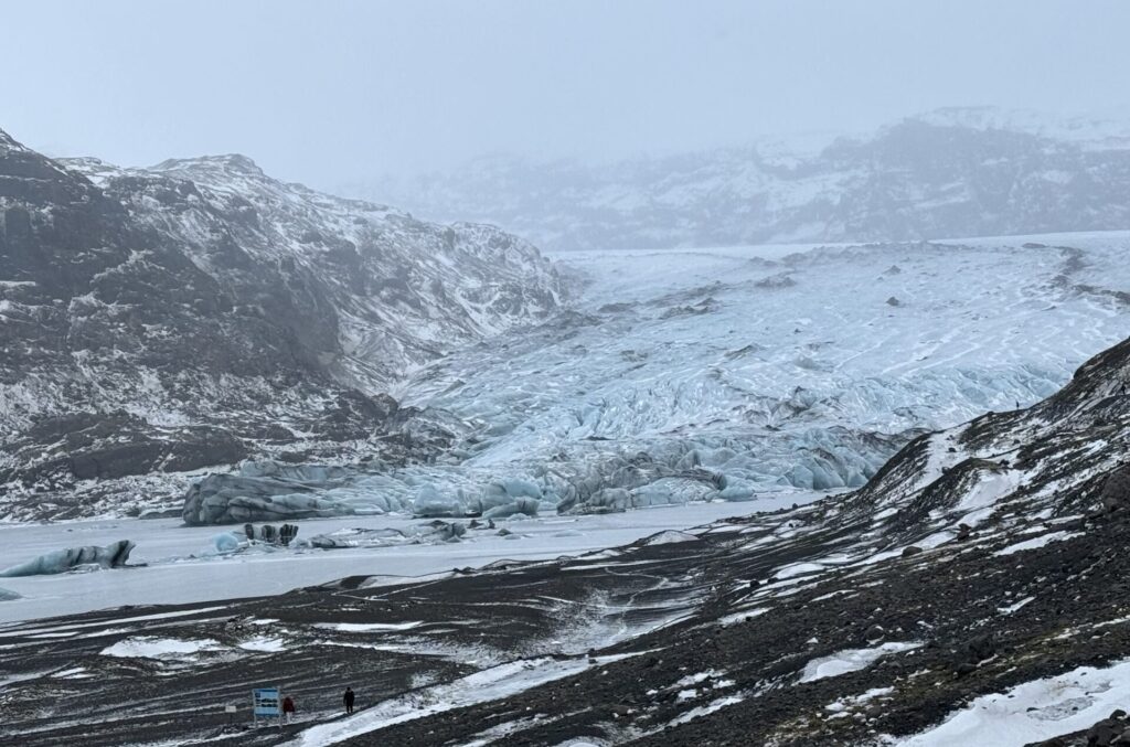 Sólheimajökull（ソゥルヘイマヨークトル氷河）