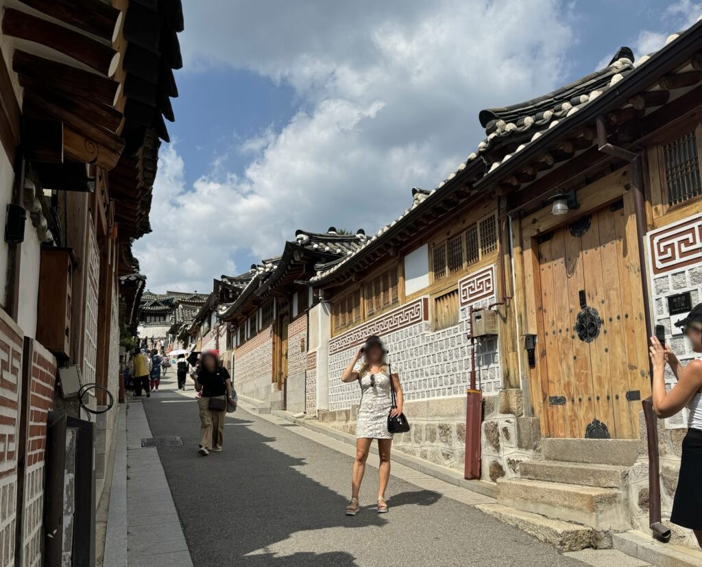 北村韓屋村 (ブッチョンハノクマウル・Bukchon Hanok Village)