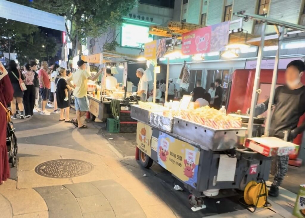 明洞夜市場（Myeongdong Night Market）