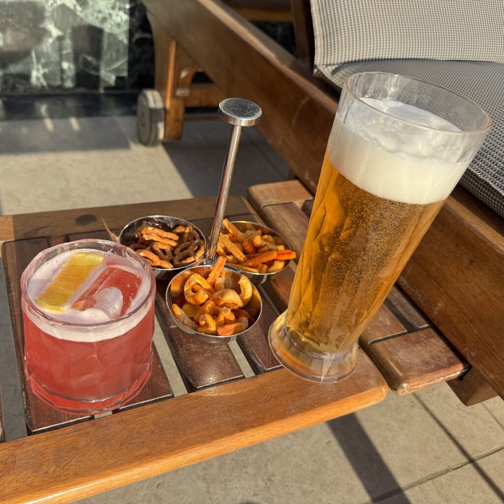 カイロ高級ホテル：カクテル880EGP、ビール280EGP