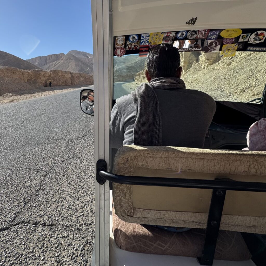 王家の谷：ゴルフカート