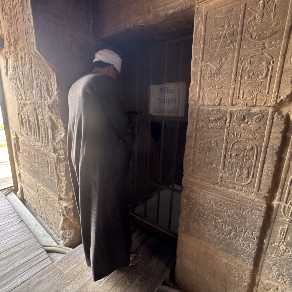 フィラエ神殿 屋上