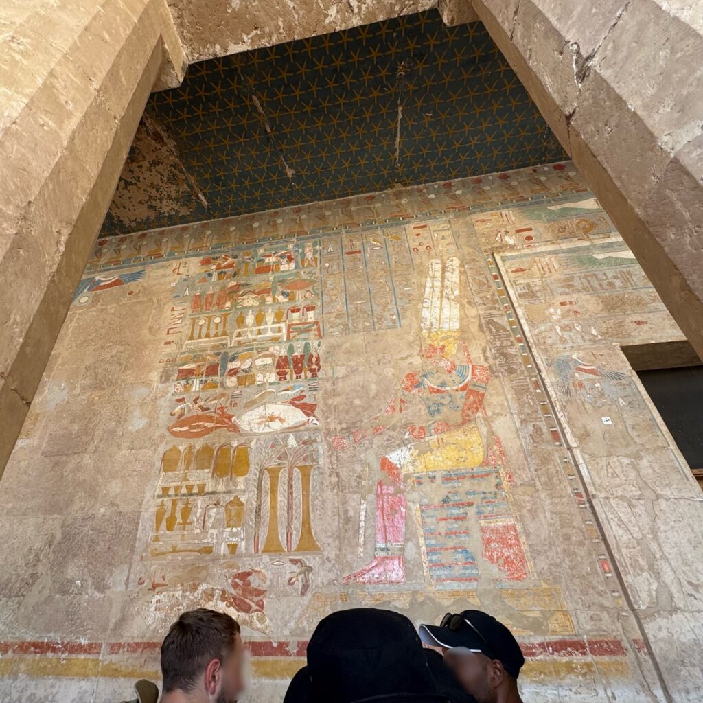 ハチェプスト女王葬祭殿：北柱廊