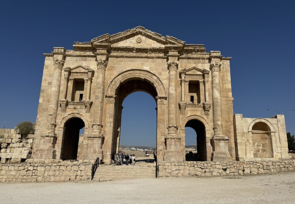 ジェラシュ遺跡のハドリアヌスの凱旋門