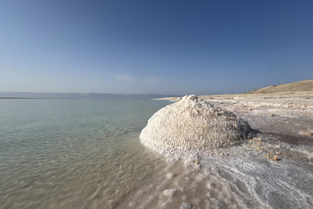 死海：Salt Beach